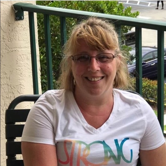 Meet your Posher, Jenny - Picture 2 of 3